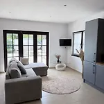 Vila Garden 2 Bedroom With Pool Near To Sunny *